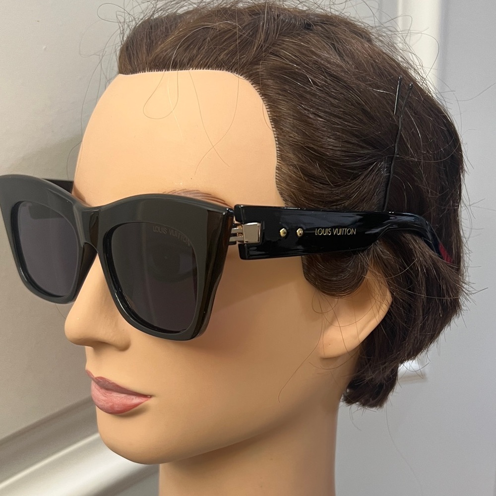 Louis Vuitton Black Gloss Cat-Eye Sunglasses with Gold Accents - Picture 4 of 6